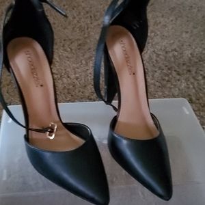 Shoe